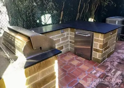 outdoor-kitchens-fireplaces-integrated-outdoor-designs (3)