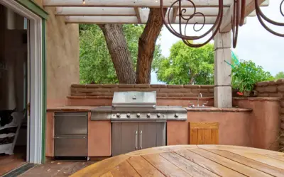 Do Outdoor Kitchens Need to be Plumbed In?