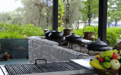 How to Design a Functional and Stylish Outdoor Kitchen on a Budget